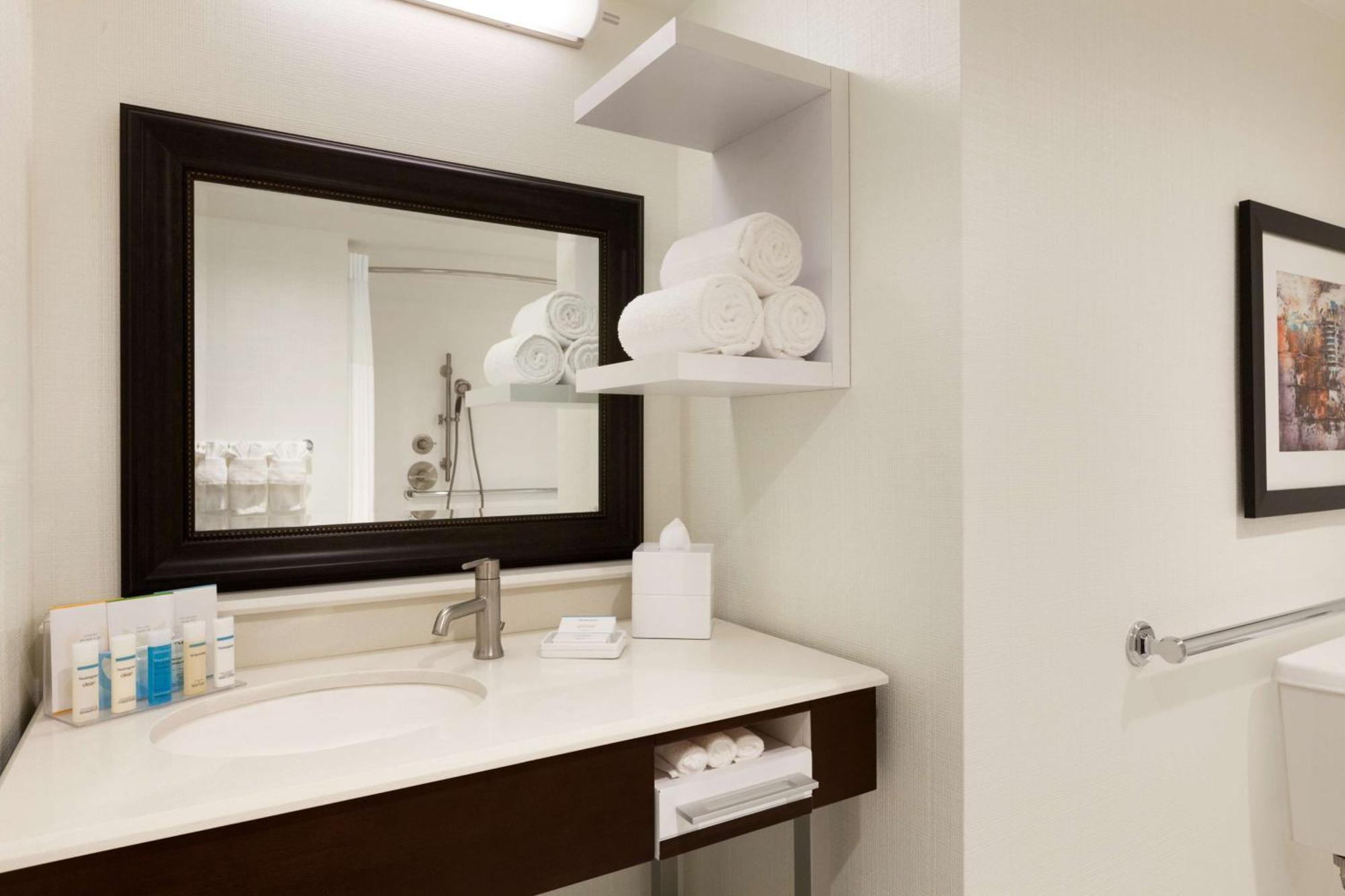 King Room - Hearing Access,1552301686:JPEG