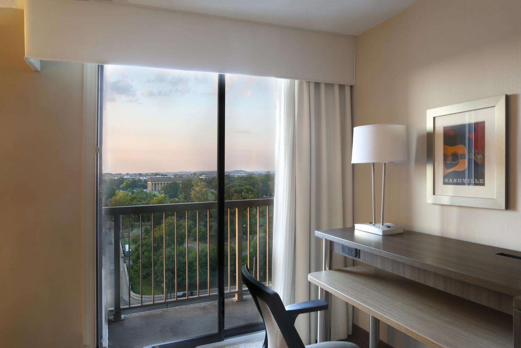Standard King Room with Sofa Bed and Centennial Park View