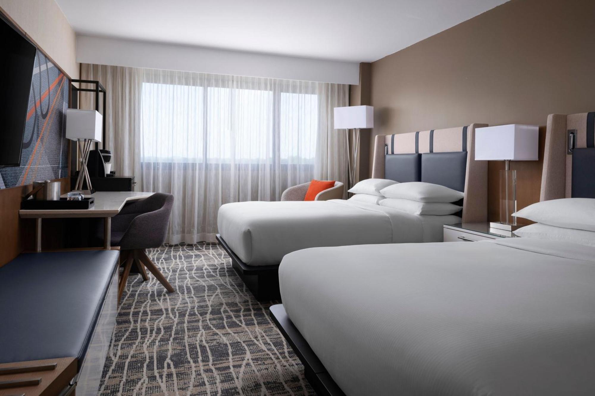 Deluxe Room with Two Queen Beds - High Floor