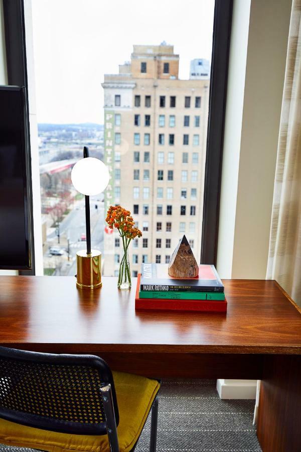 Corner King Room