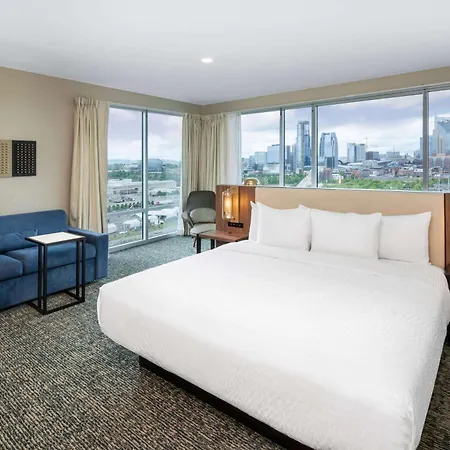 La Quinta Inn & Suites By Wyndham Nashville Downtown Stadium-3