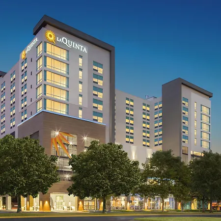 La Quinta Inn & Suites By Wyndham Nashville Downtown Stadium-2