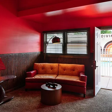 The Dive Motel And Swim Club-2